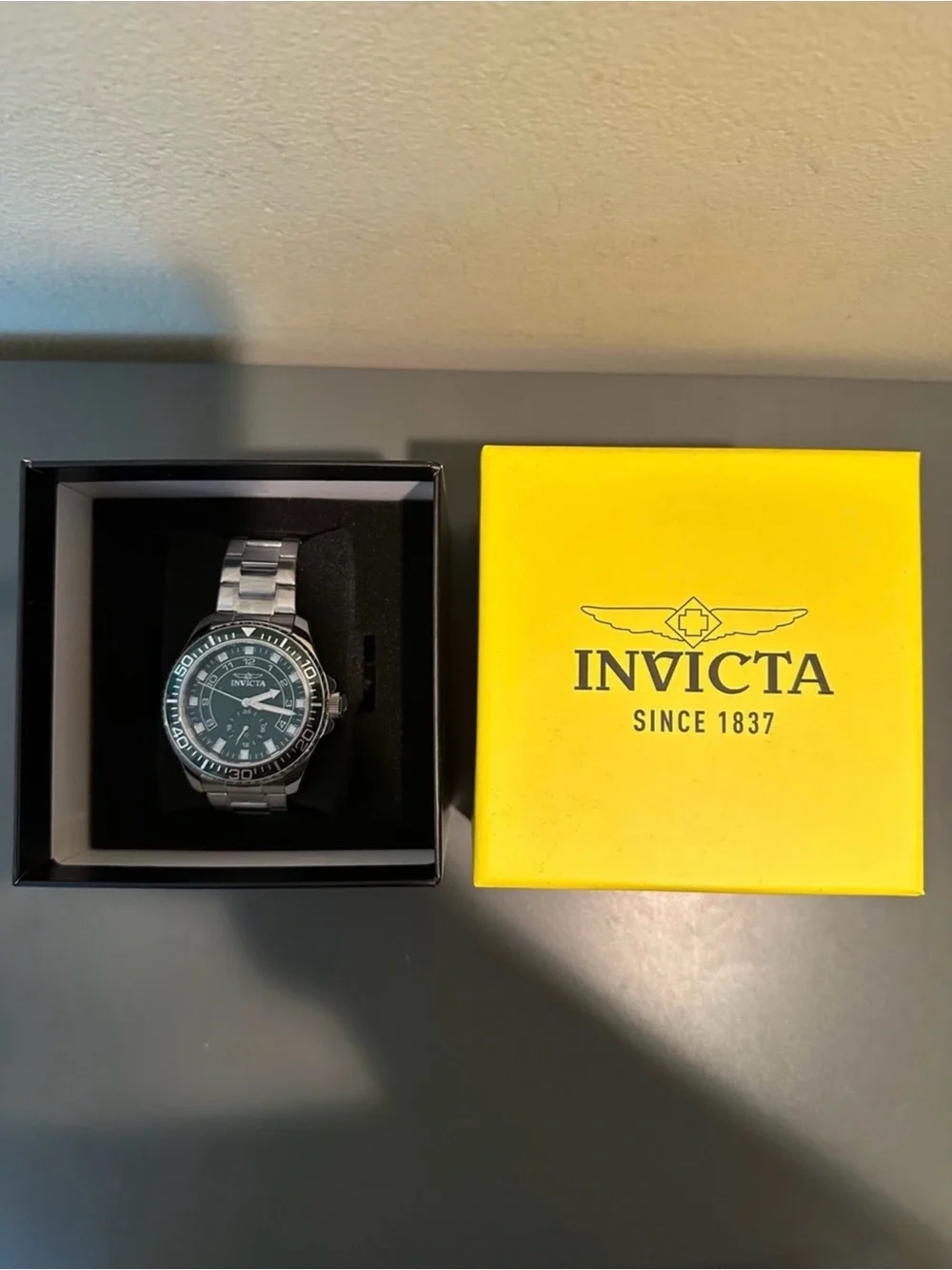 Invicta Pro Diver 47126 Men’s Green Dial Quartz Watch 44mm